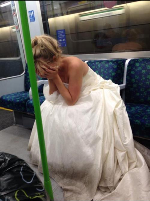 la sposa nel metrò